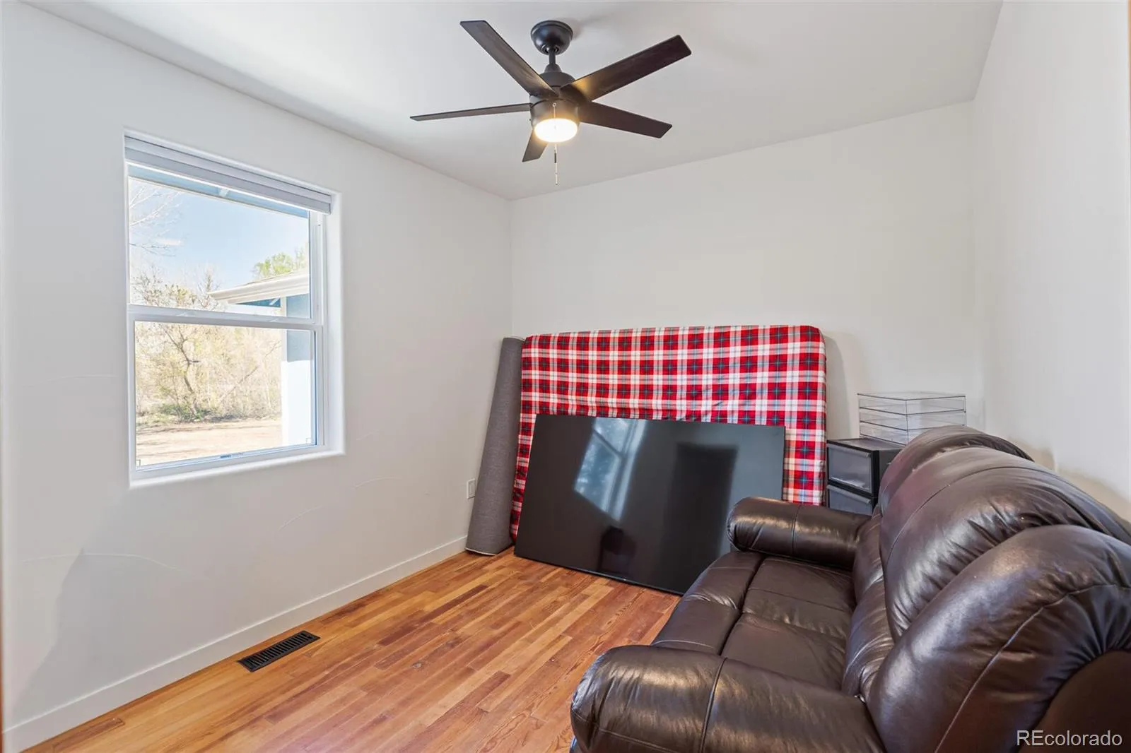 905 Welch Street Golden CO 80401 MLS #REC3445809 04272026225506 1600 16