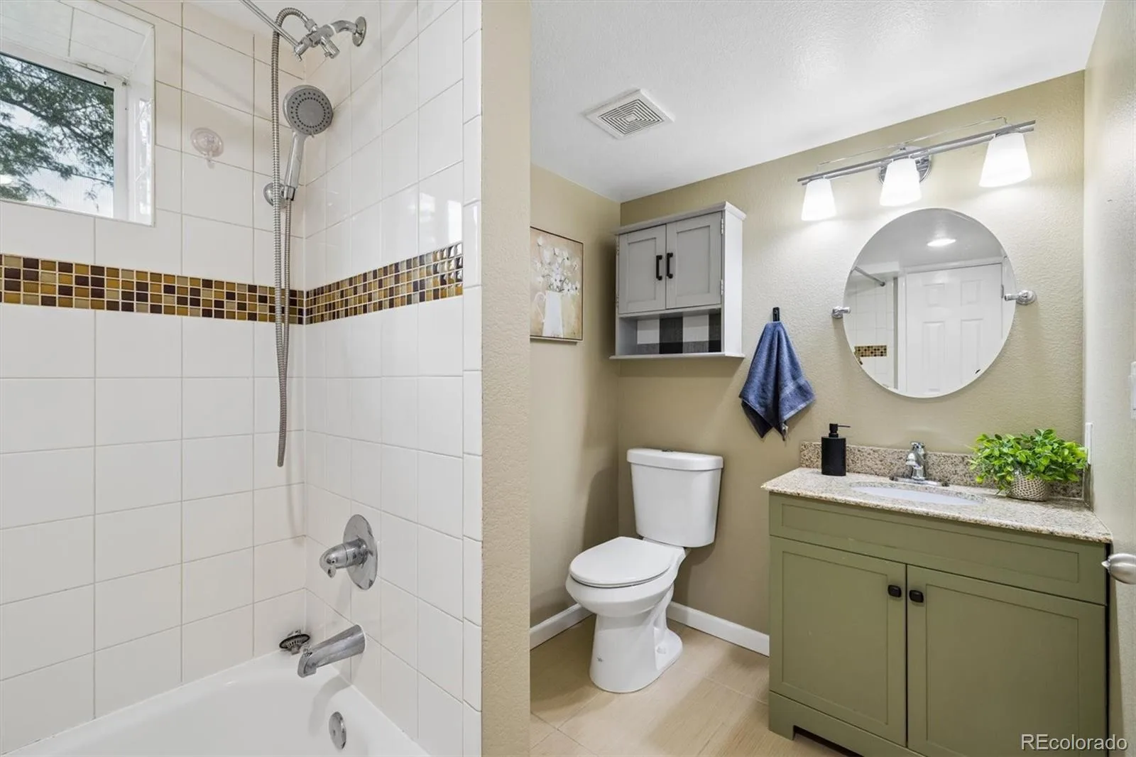 2811 S Yates Street Denver CO 80236 | MLS #REC3445856 07242026155546 1600 19