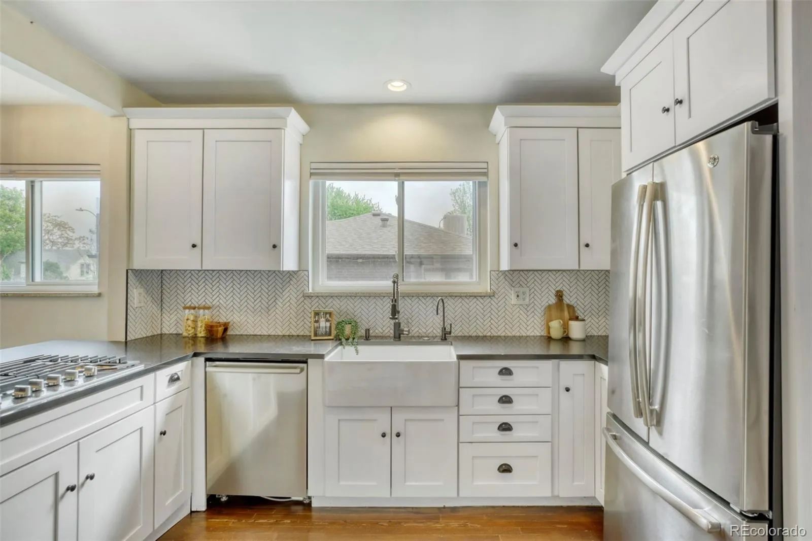 04152026193900 1600 10