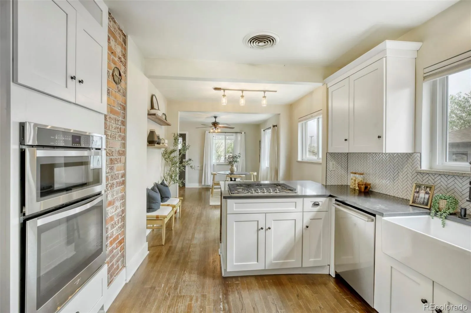 04152026193900 1600 11