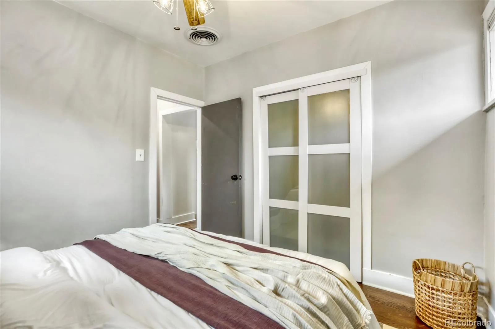 04152026193900 1600 13