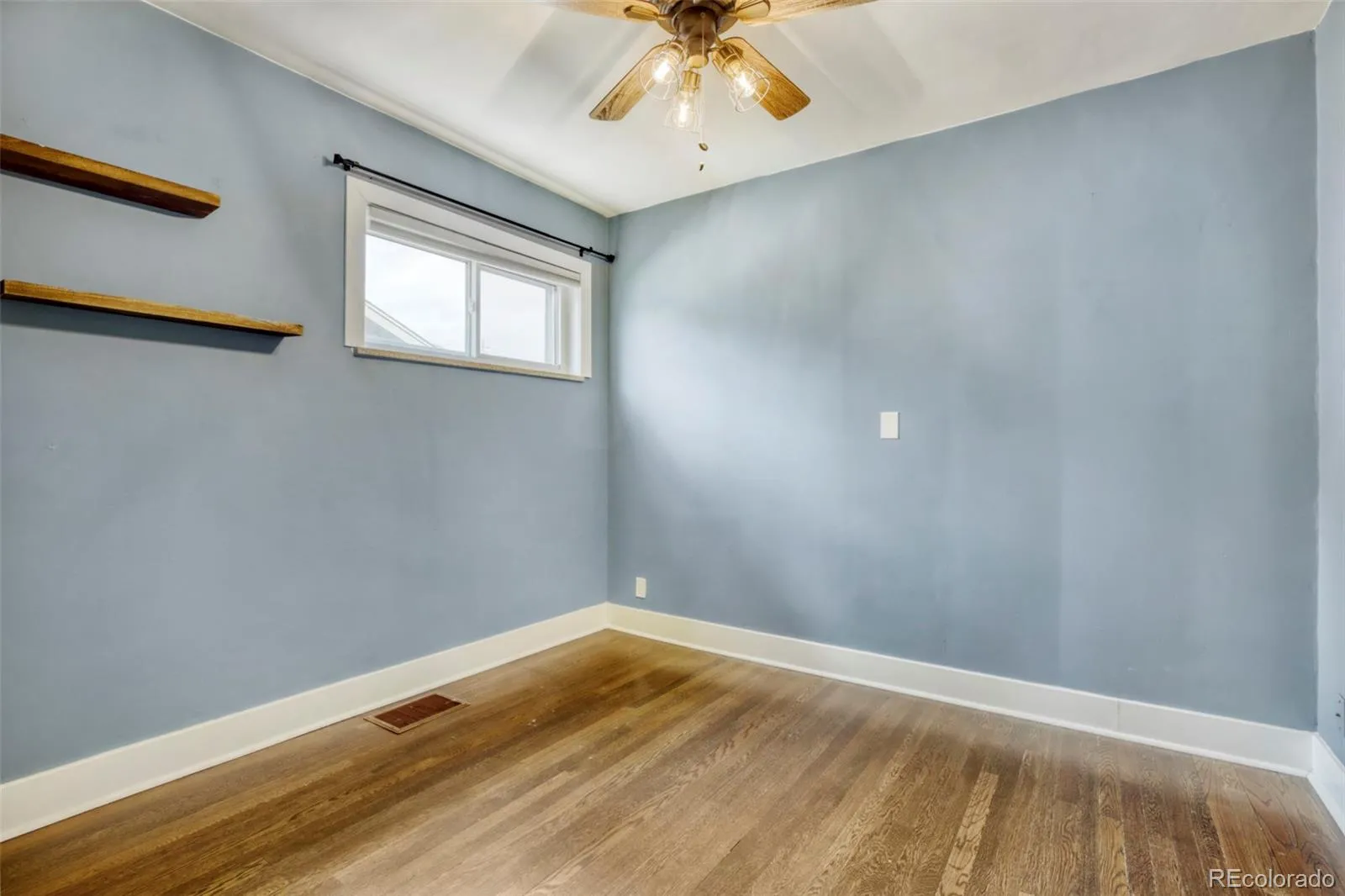 04152026193900 1600 16