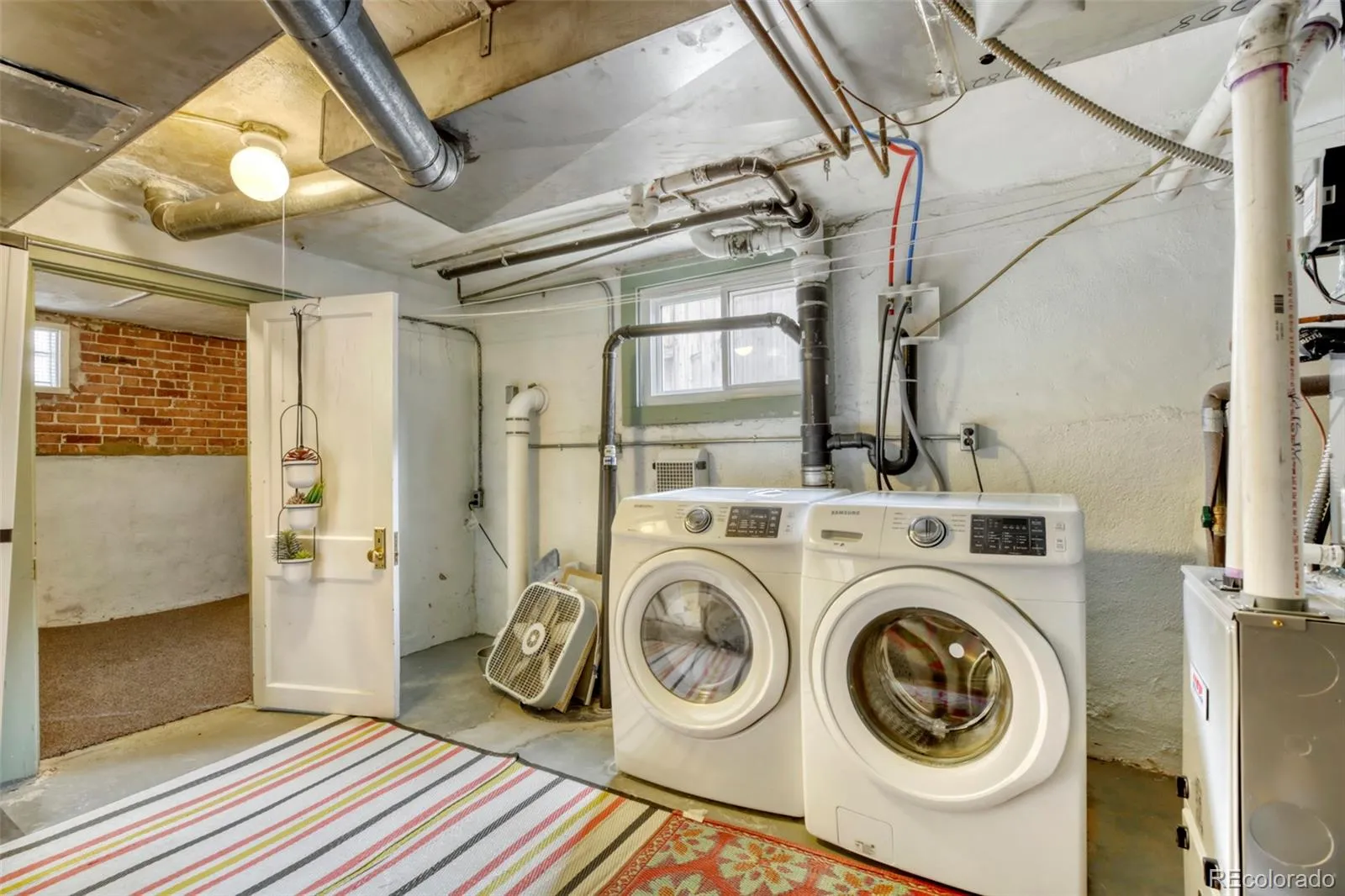 04152026193900 1600 22