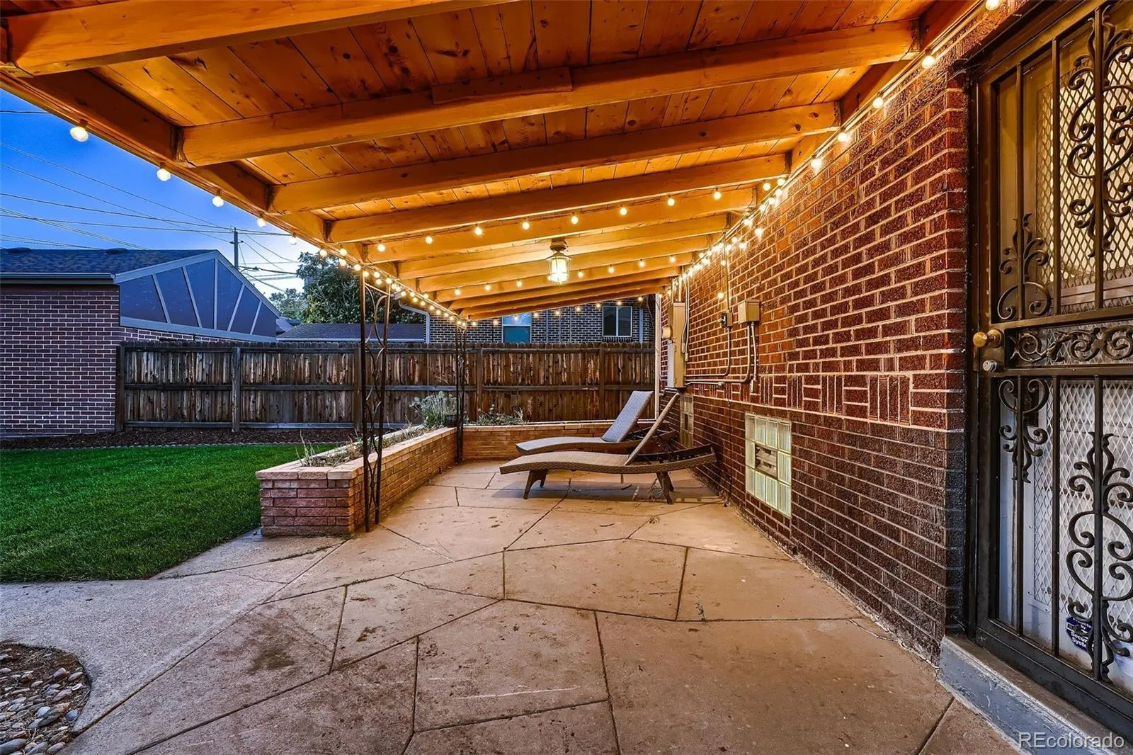 04152026193900 1600 25