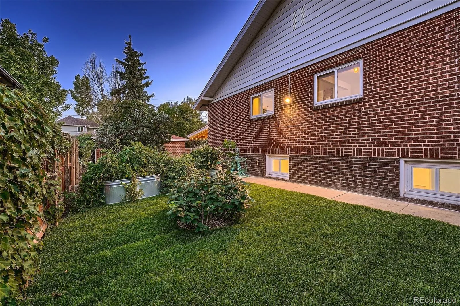 04152026193900 1600 29