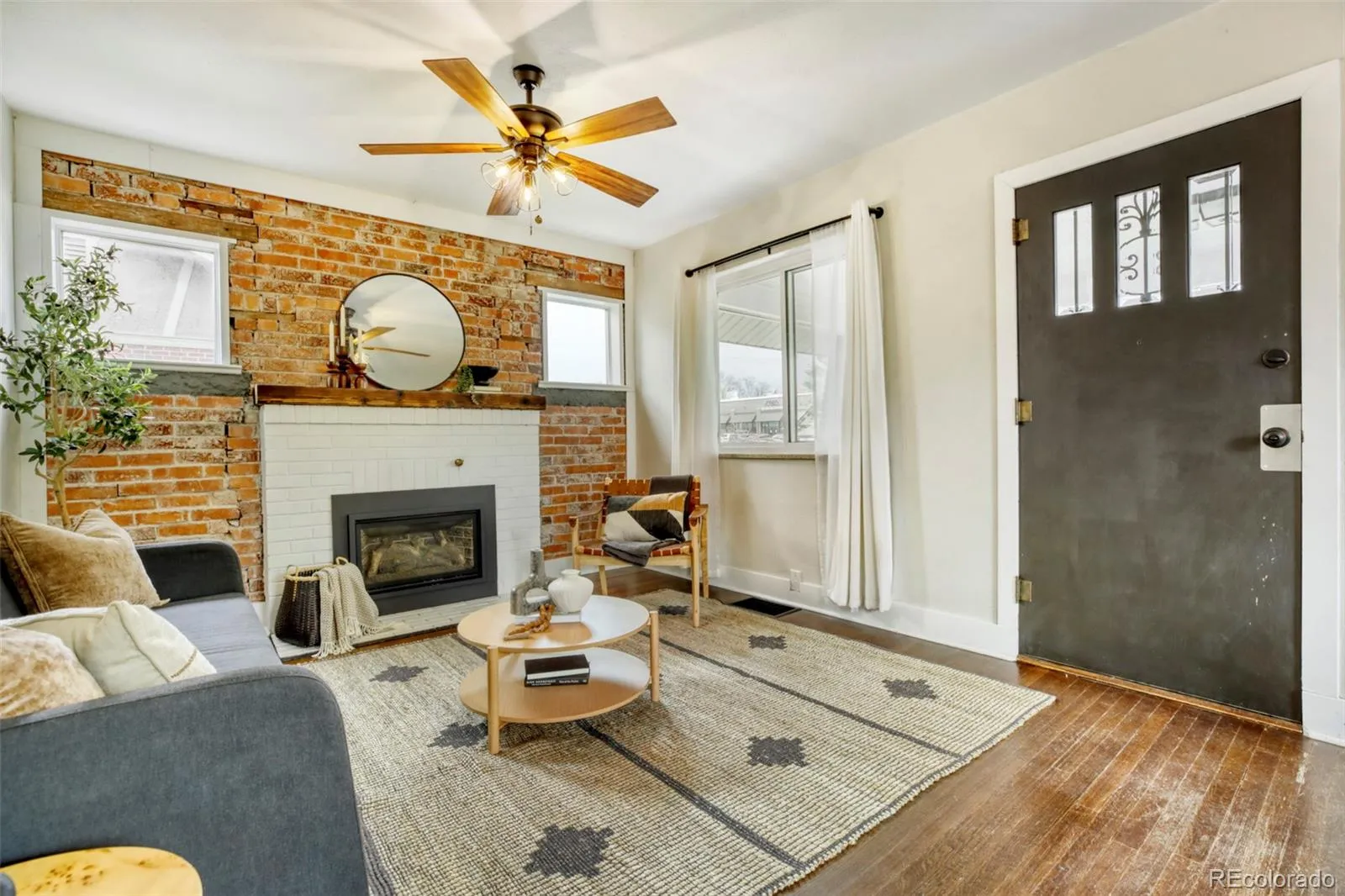 04152026193900 1600 4