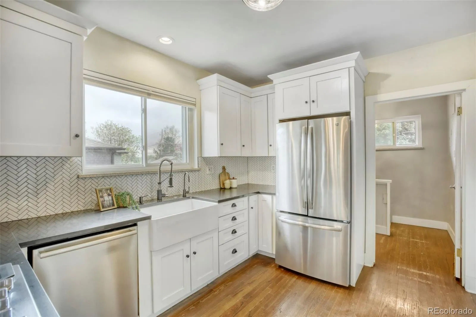 04152026193900 1600 9