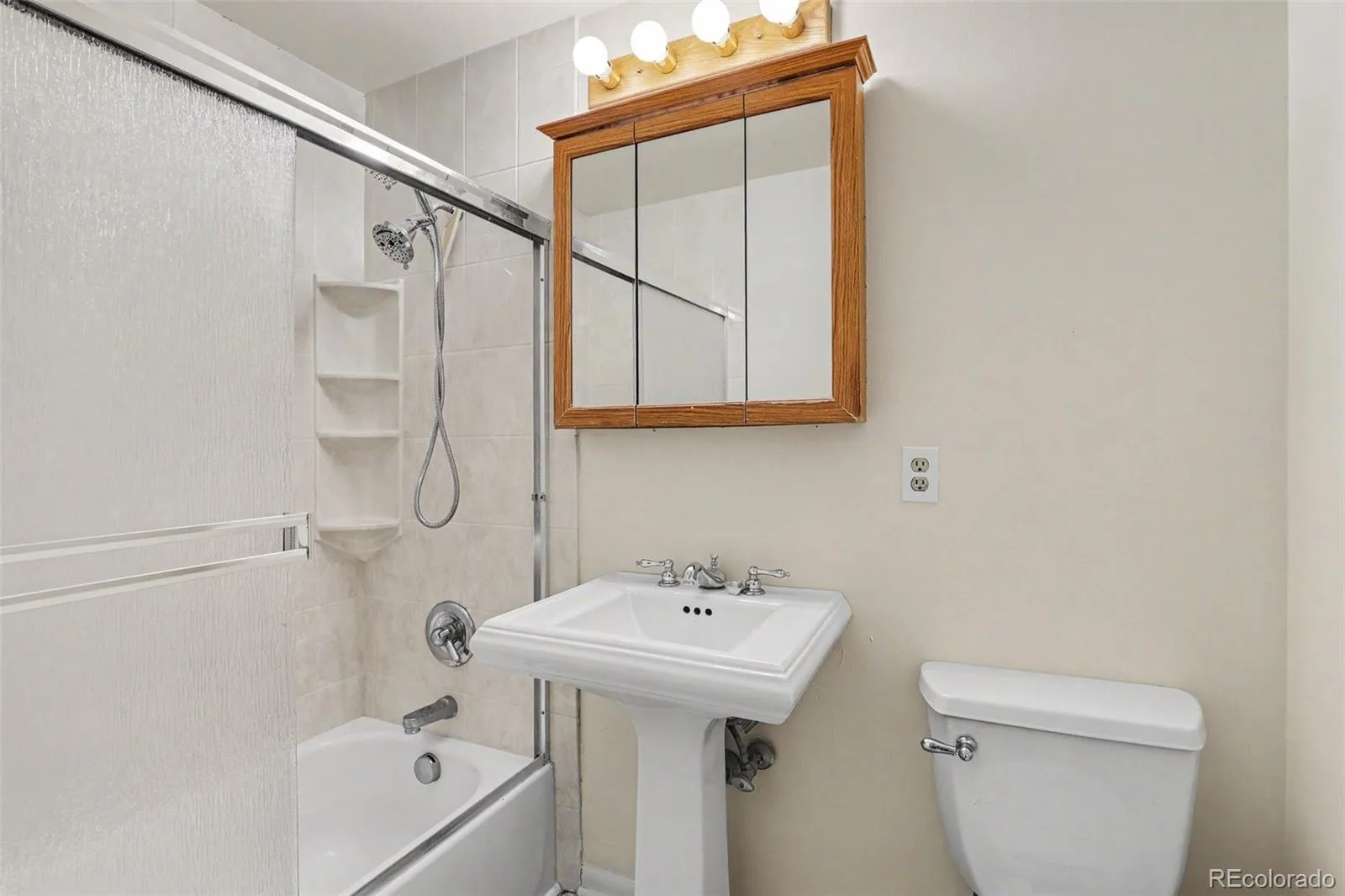 933 Nelson Street Lakewood CO 80215 | MLS #REC3449415 07152026072717 1600 19