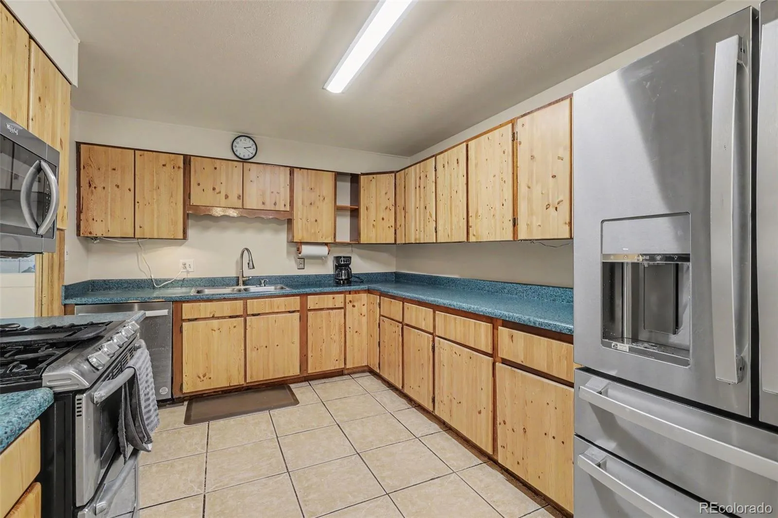 933 Nelson Street Lakewood CO 80215 | MLS #REC3449415 07152026072717 1600 8