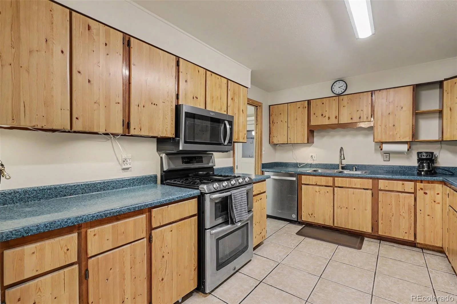 933 Nelson Street Lakewood CO 80215 | MLS #REC3449415 07152026072717 1600 9
