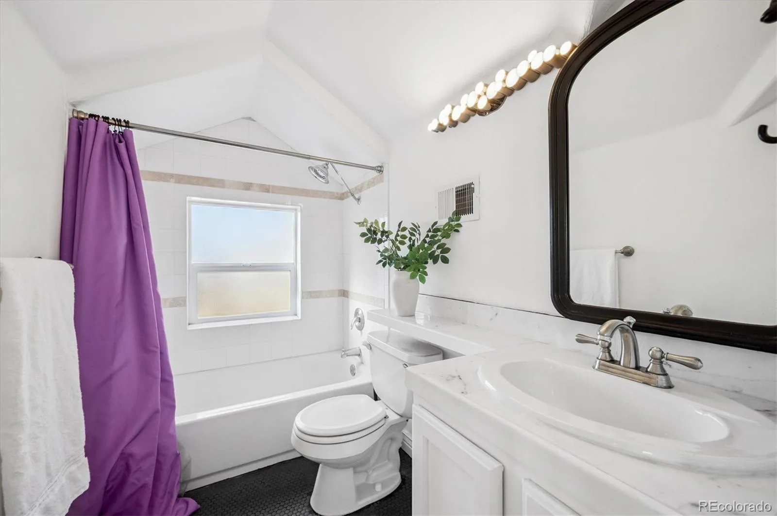 1750 Gaylord Street #A Denver CO 80206 | MLS #REC3451574 09232026082027 1600 25