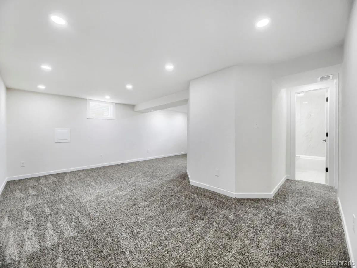 900 S Yarrow Street Lakewood CO 80226 | MLS #REC3451878 06152026192203 1200 14