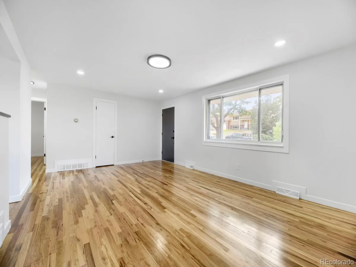 900 S Yarrow Street Lakewood CO 80226 | MLS #REC3451878 06152026192203 1200 19
