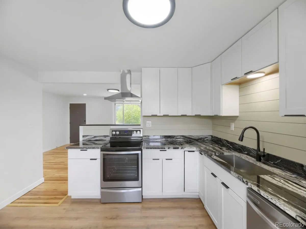 900 S Yarrow Street Lakewood CO 80226 | MLS #REC3451878 06152026192203 1200 21