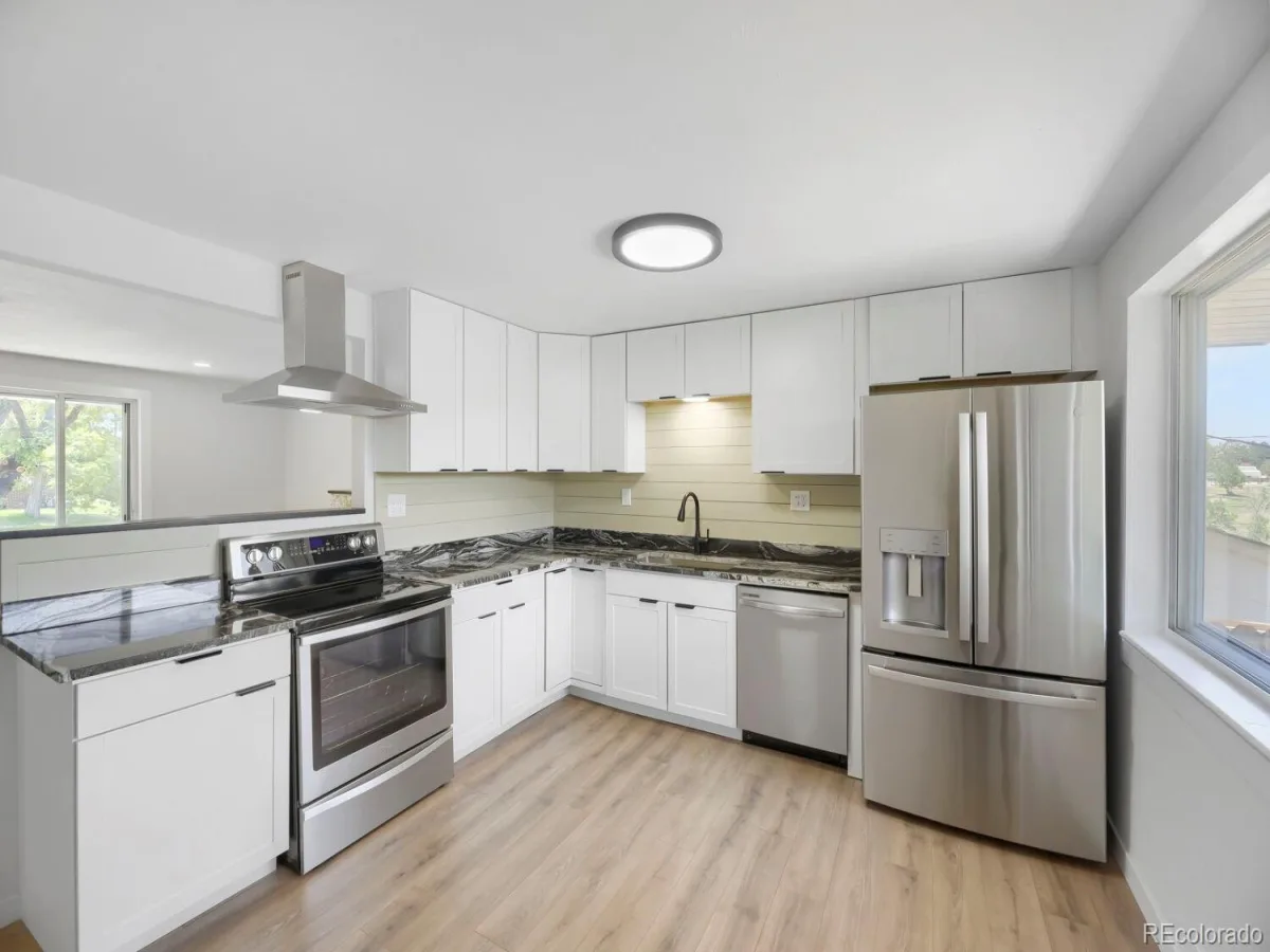 900 S Yarrow Street Lakewood CO 80226 | MLS #REC3451878 06152026192203 1200 22