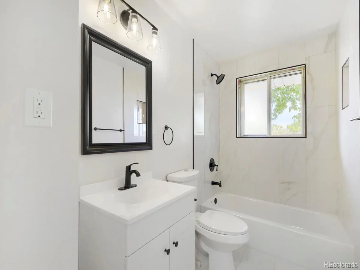 900 S Yarrow Street Lakewood CO 80226 | MLS #REC3451878 06152026192203 1200 27
