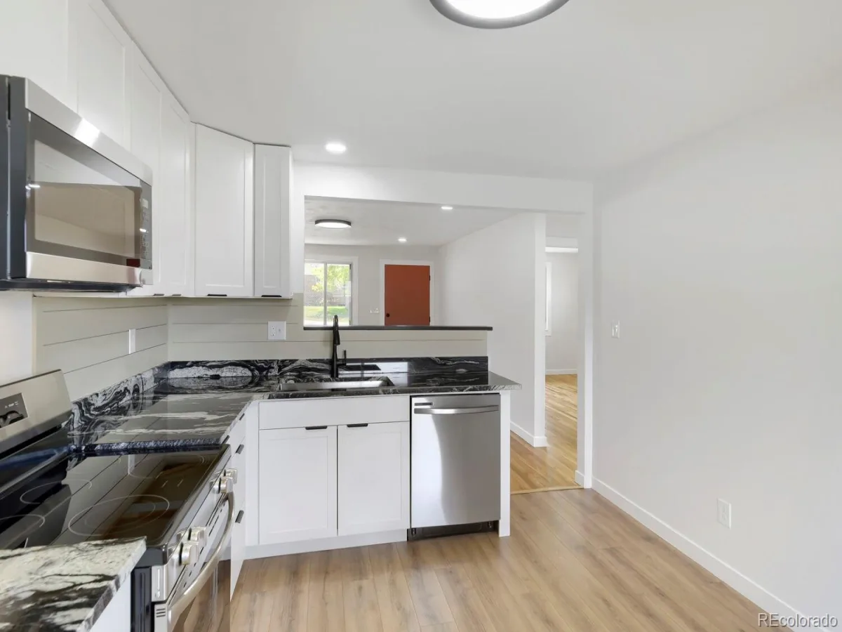 900 S Yarrow Street Lakewood CO 80226 | MLS #REC3451878 06152026192203 1200 9