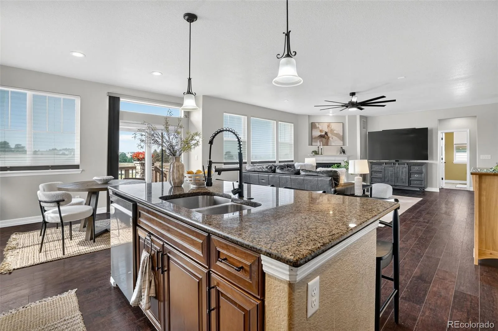 8247 S Country Club Parkway Aurora CO 80016 | MLS #REC3454657 08142026023356 1600 11