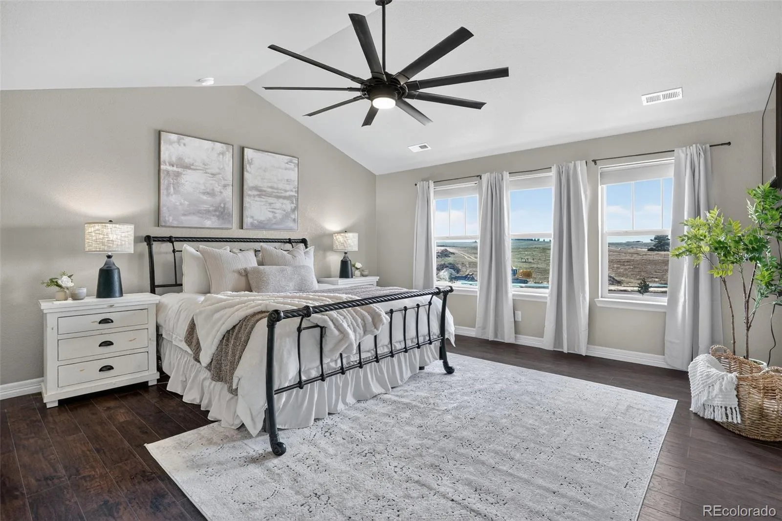 8247 S Country Club Parkway Aurora CO 80016 | MLS #REC3454657 08142026023356 1600 12