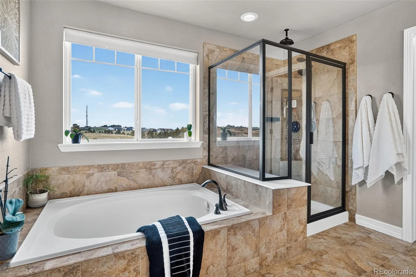8247 S Country Club Parkway Aurora CO 80016 | MLS #REC3454657 08142026023356 1600 14