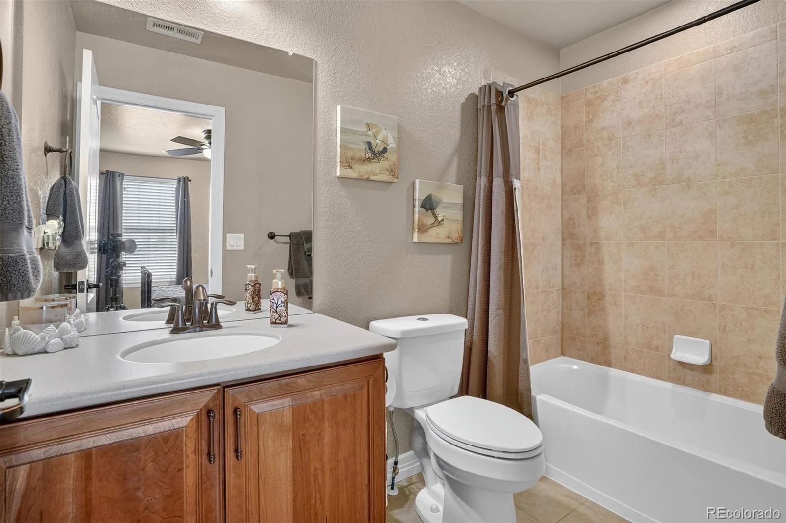 8247 S Country Club Parkway Aurora CO 80016 | MLS #REC3454657 08142026023356 1600 20