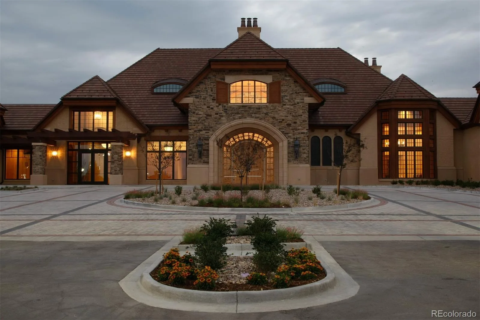 8247 S Country Club Parkway Aurora CO 80016 | MLS #REC3454657 08142026023356 1600 33