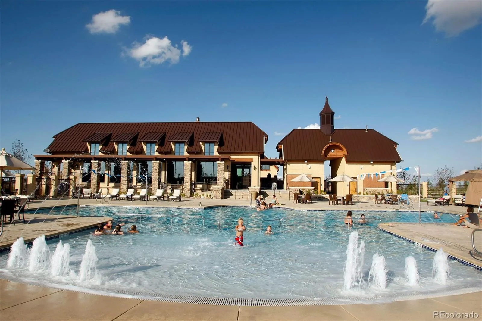8247 S Country Club Parkway Aurora CO 80016 | MLS #REC3454657 08142026023356 1600 35