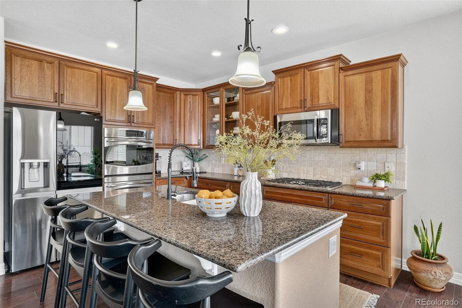 8247 S Country Club Parkway Aurora CO 80016 | MLS #REC3454657 08142026023356 1600 9