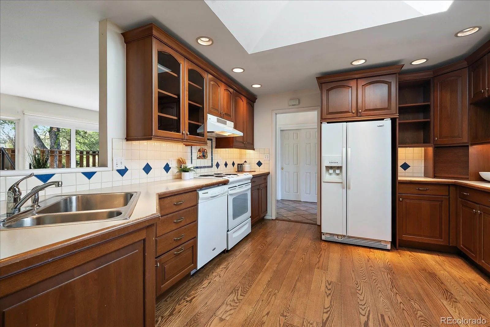 6477 S Hill Street Littleton CO 80120 MLS #REC3458465 04222026230615 1600 10