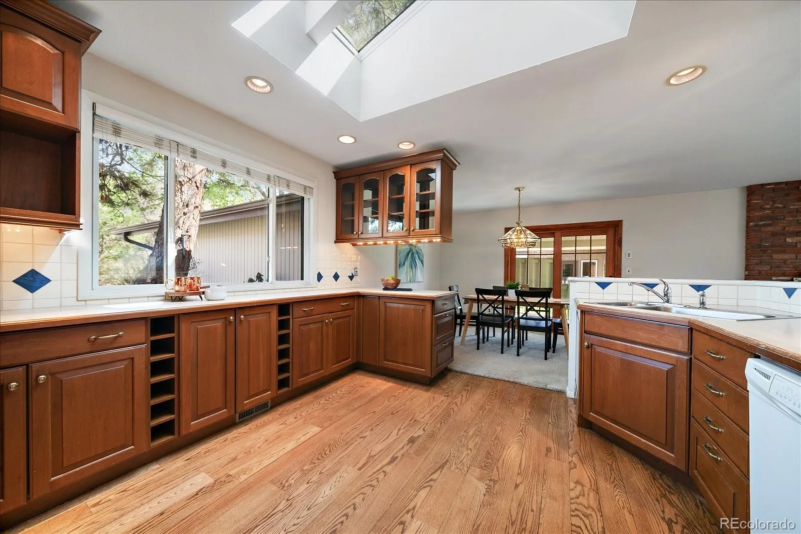 6477 S Hill Street Littleton CO 80120 MLS #REC3458465 04222026230615 1600 11