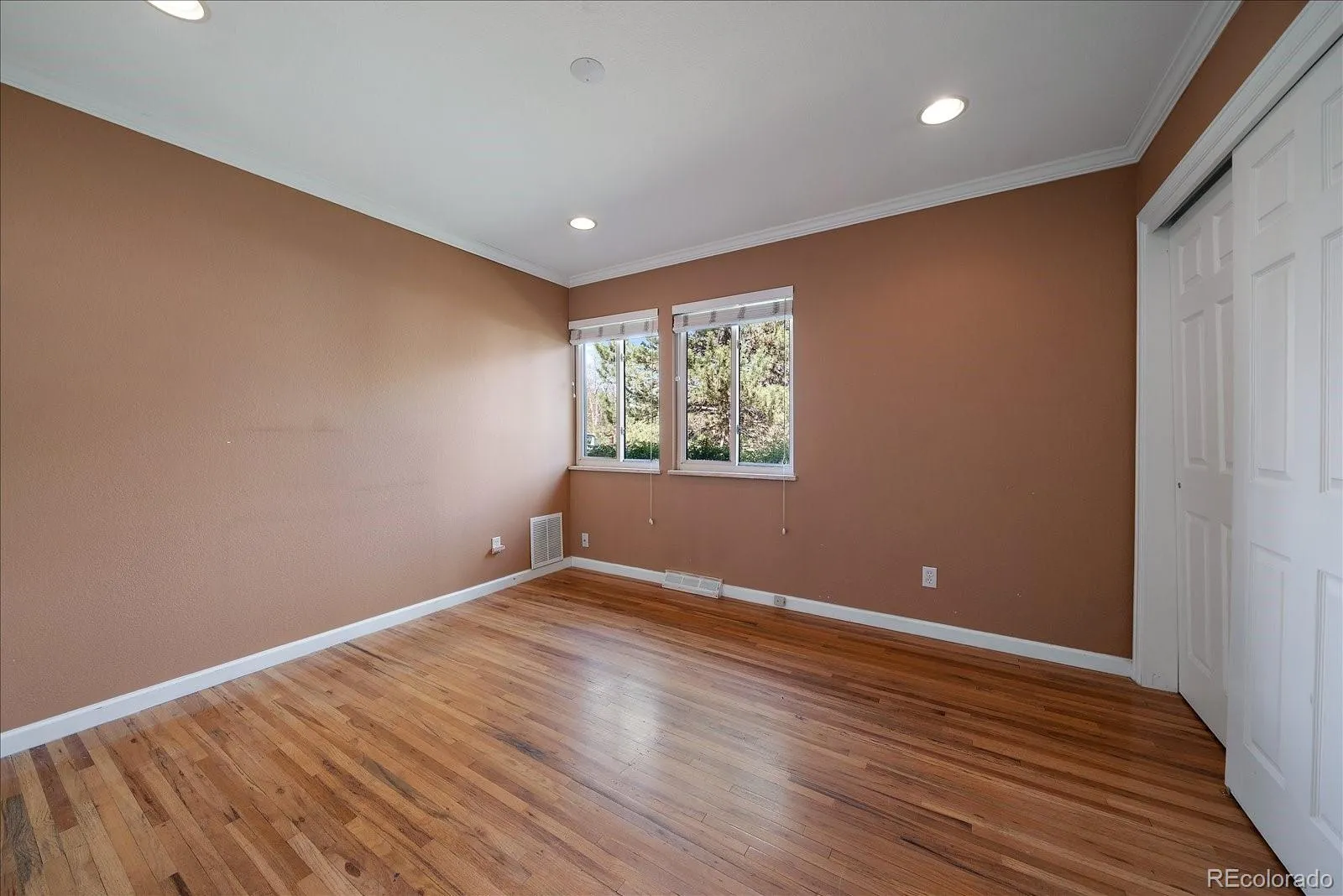 6477 S Hill Street Littleton CO 80120 MLS #REC3458465 04222026230615 1600 19