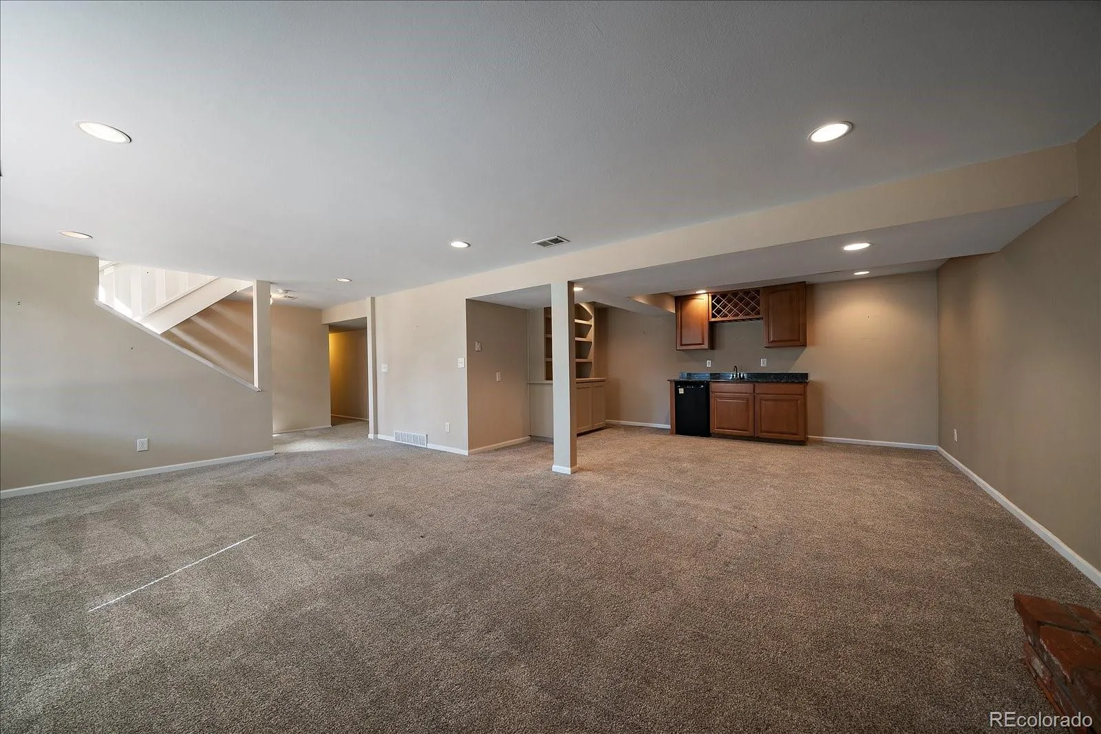 6477 S Hill Street Littleton CO 80120 MLS #REC3458465 04222026230615 1600 25