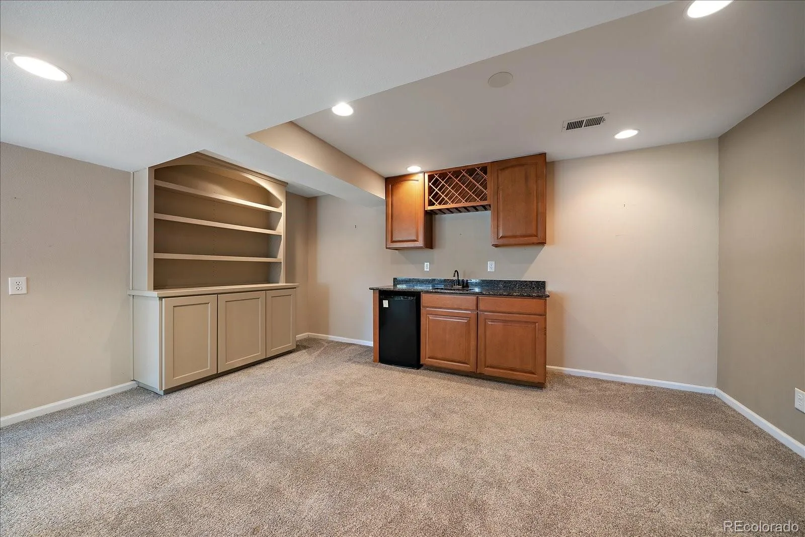 6477 S Hill Street Littleton CO 80120 MLS #REC3458465 04222026230615 1600 26