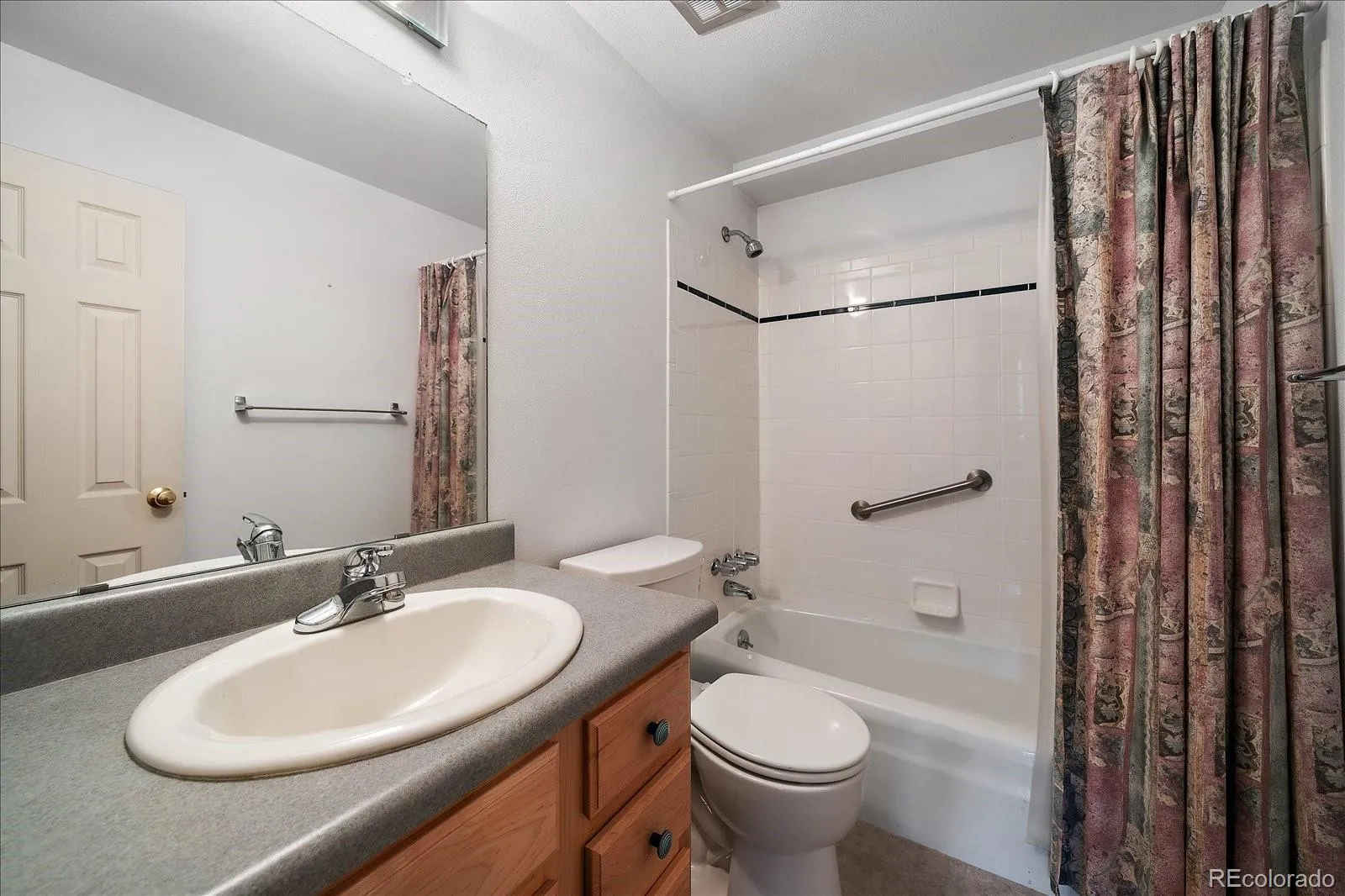 6477 S Hill Street Littleton CO 80120 MLS #REC3458465 04222026230615 1600 28
