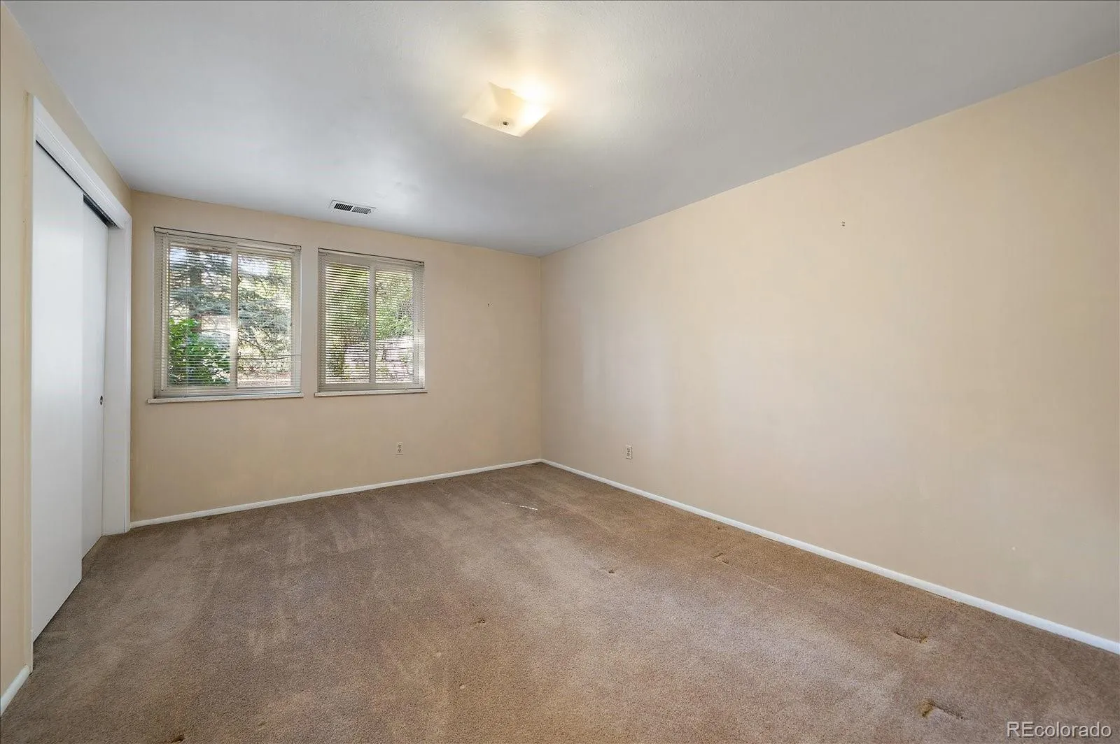 6477 S Hill Street Littleton CO 80120 MLS #REC3458465 04222026230615 1600 29