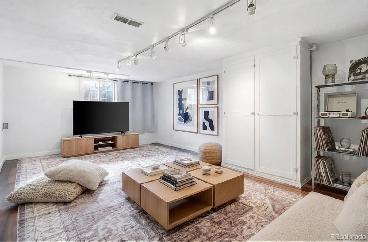 04102026195304 1200 23