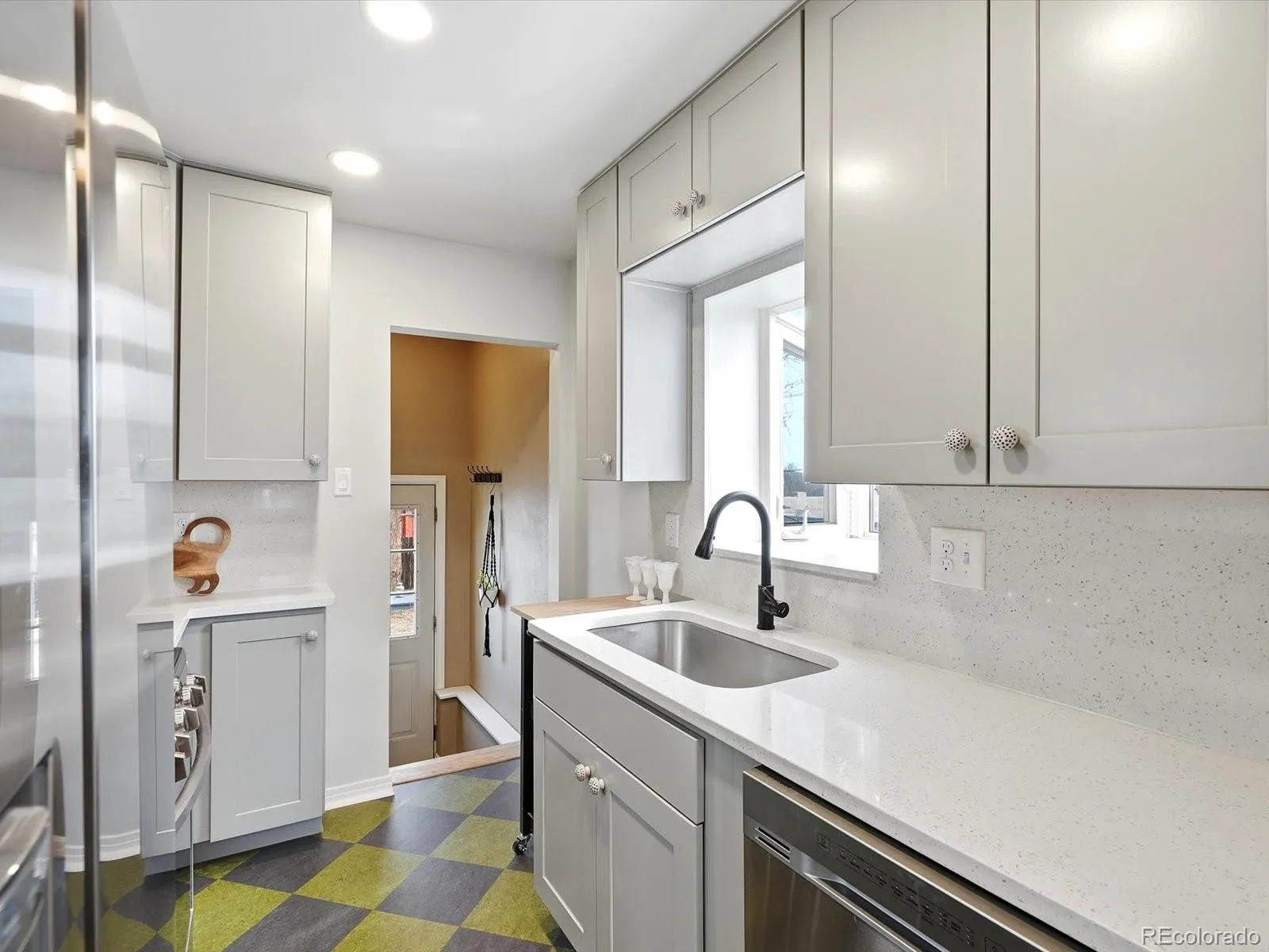 04102026195304 1600 11