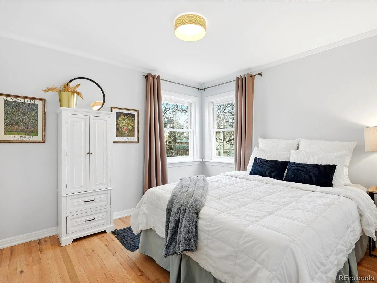 04102026195304 1600 15