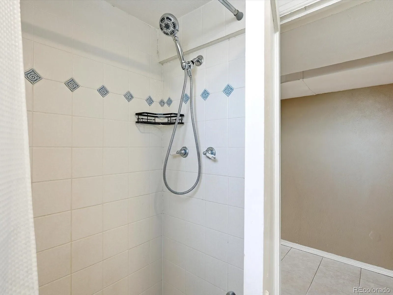 04102026195304 1600 25