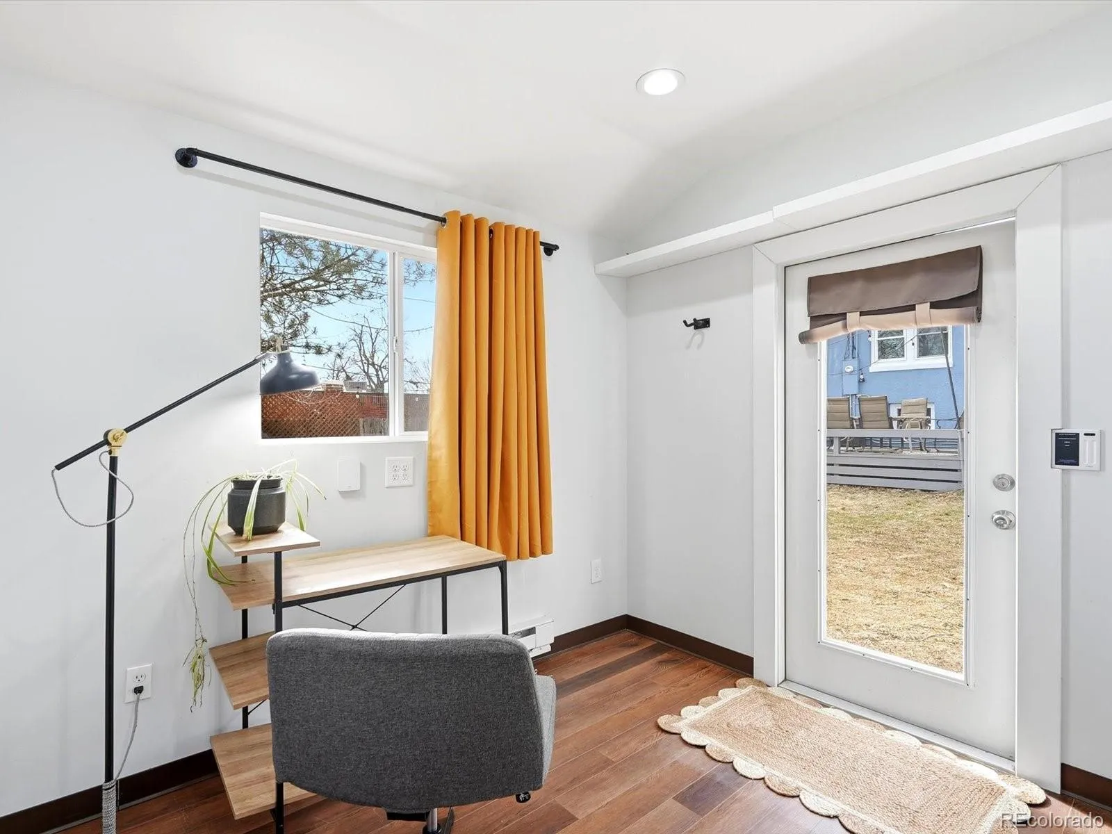 04102026195304 1600 28