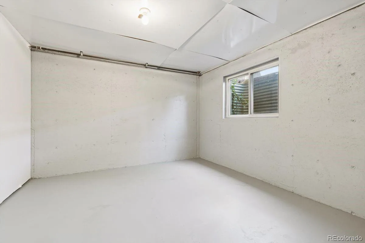 1967 S Deframe Street Lakewood CO 80228 | MLS #REC3459224 10102026000219 1200 39