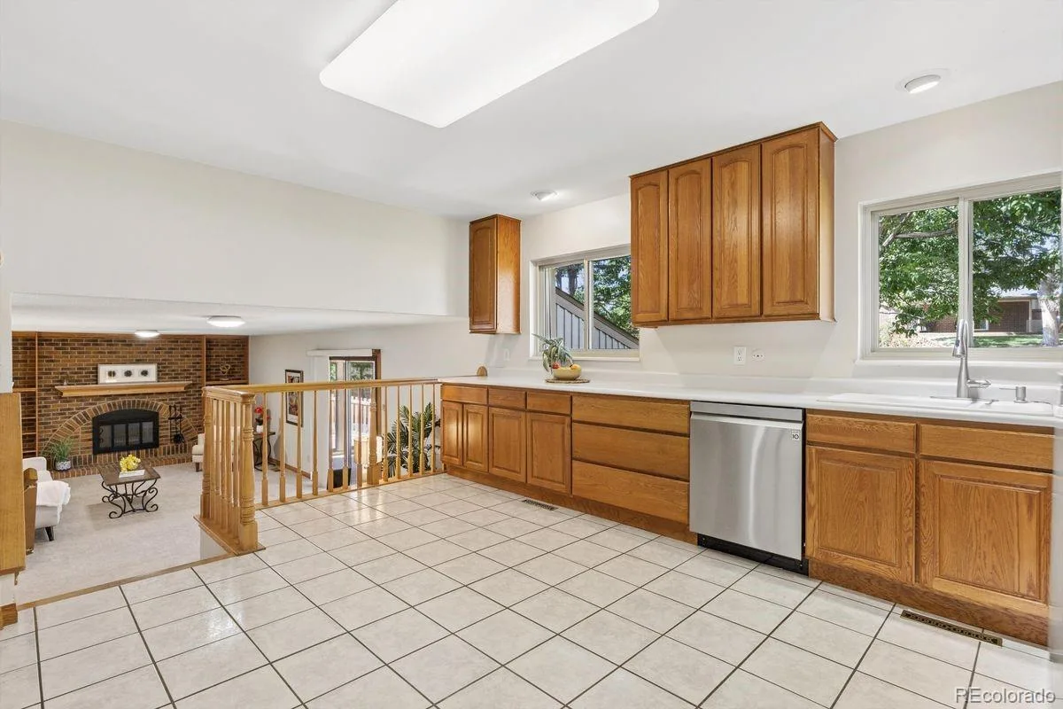 1967 S Deframe Street Lakewood CO 80228 | MLS #REC3459224 10102026000219 1200 4