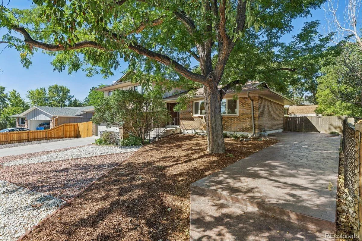1967 S Deframe Street Lakewood CO 80228 | MLS #REC3459224 10102026000219 1200 6