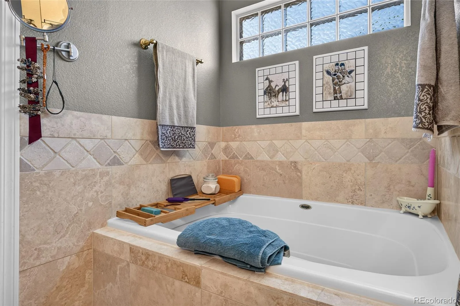 9770 Red Oakes Drive Littleton CO 80126 | MLS #REC3459390 08272026202547 1600 15