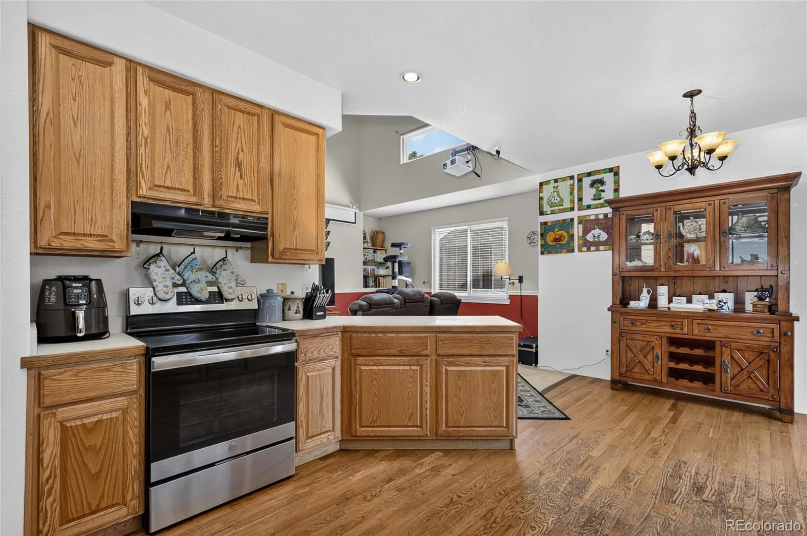 9770 Red Oakes Drive Littleton CO 80126 | MLS #REC3459390 08272026202547 1600 5
