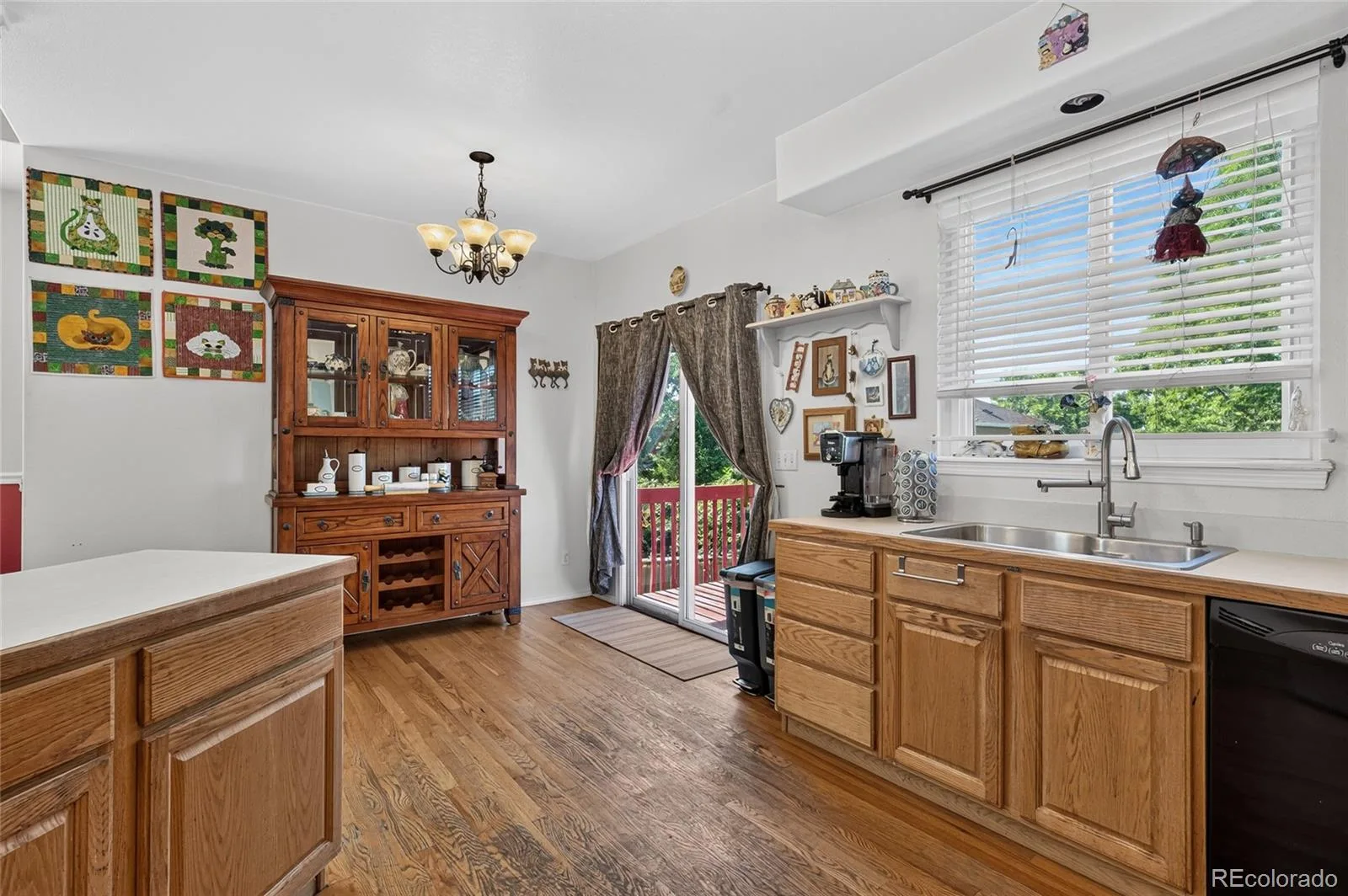 9770 Red Oakes Drive Littleton CO 80126 | MLS #REC3459390 08272026202547 1600 6