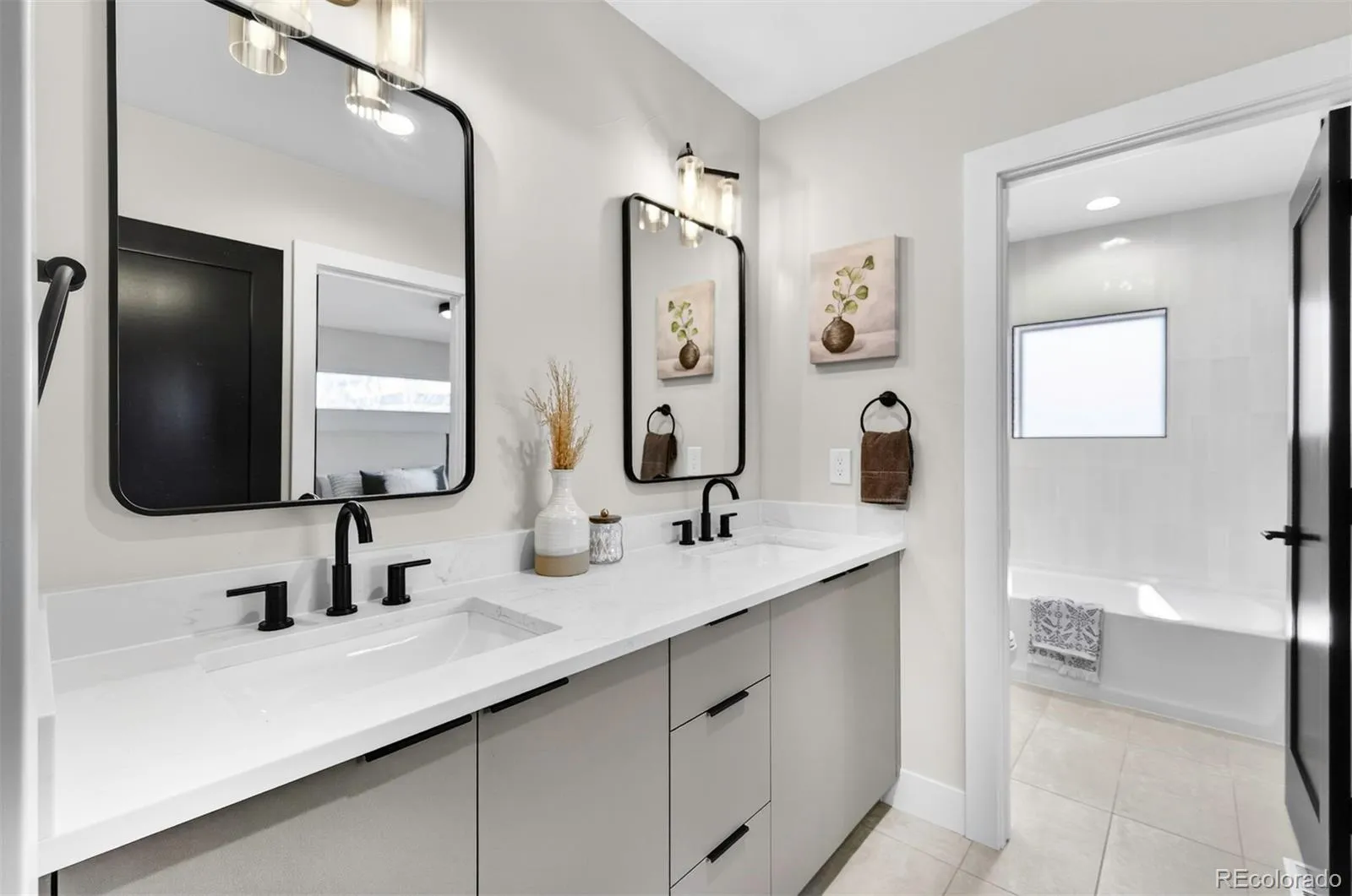 04212026223541 1600 22