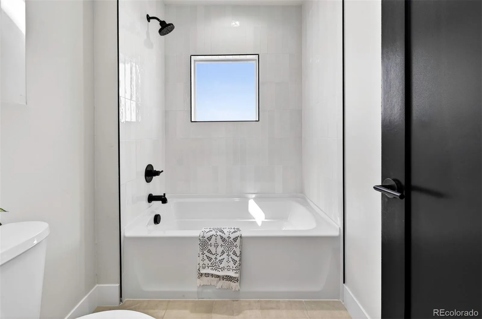 04212026223541 1600 23