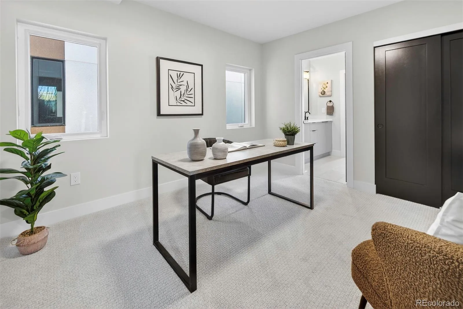 04212026223541 1600 24