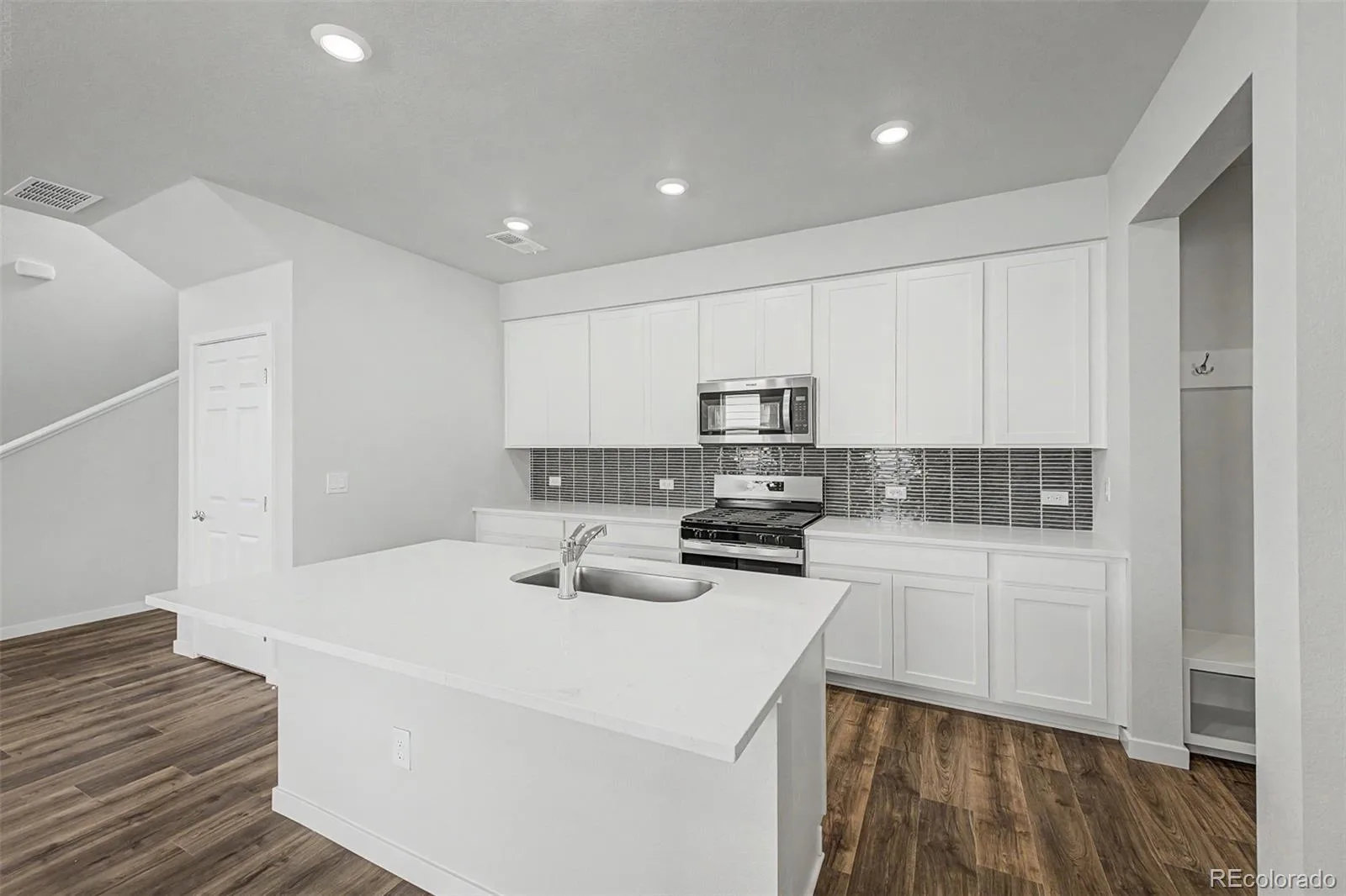5804 N Perth Street Aurora CO 80019 | MLS #REC3467141 08042026200832 1600 19